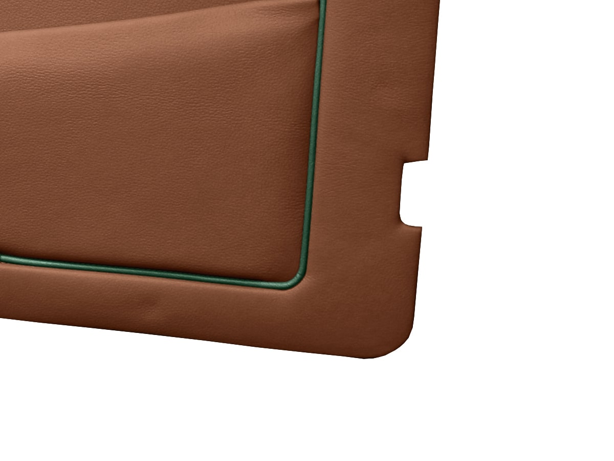 Hazelnut with Green Piping